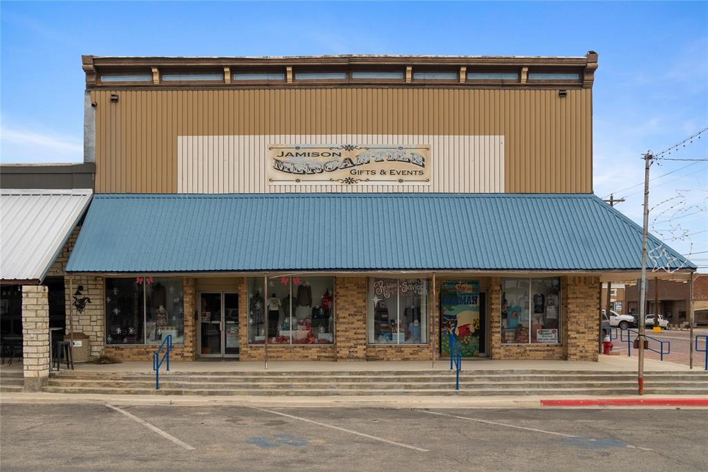 217 S Commercial Avenue Property Photo 3