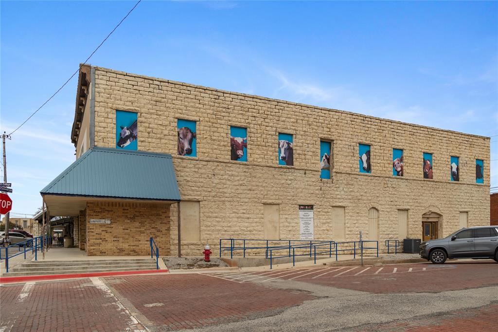 217 S Commercial Avenue Property Photo 5