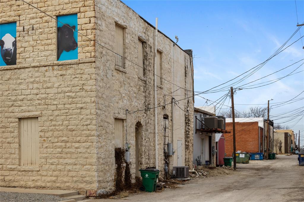 217 S Commercial Avenue Property Photo 9