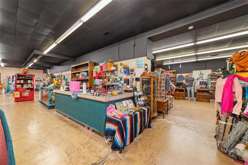 217 S Commercial Avenue Property Photo 11