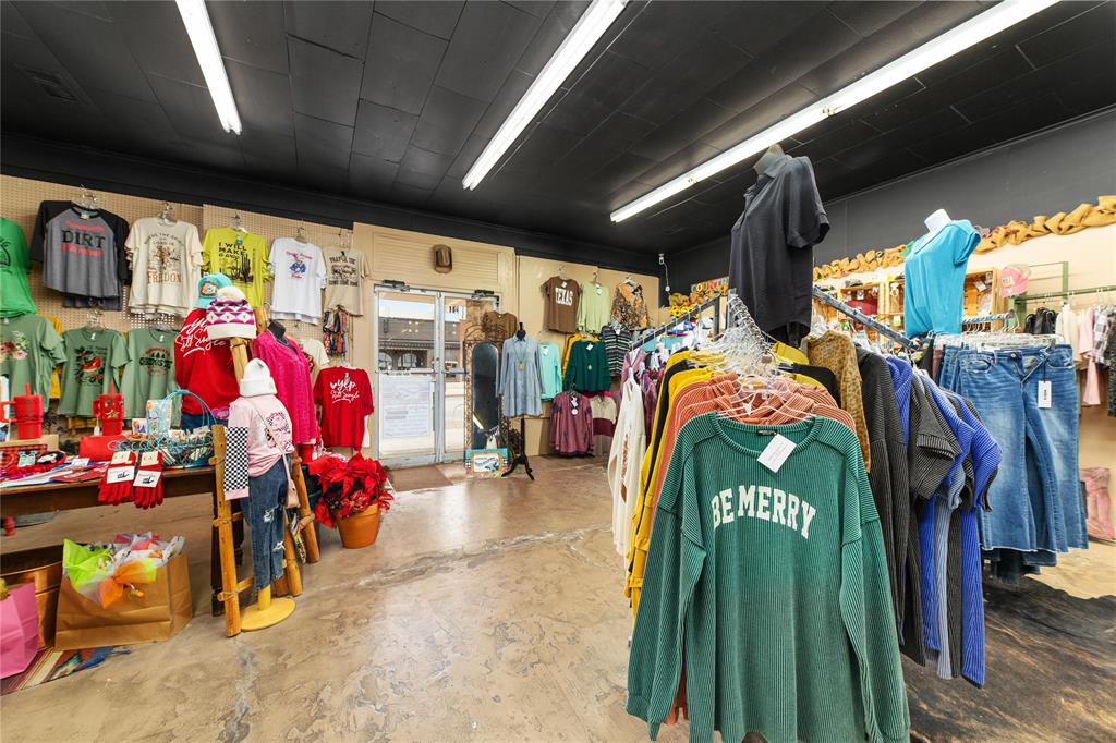217 S Commercial Avenue Property Photo 15
