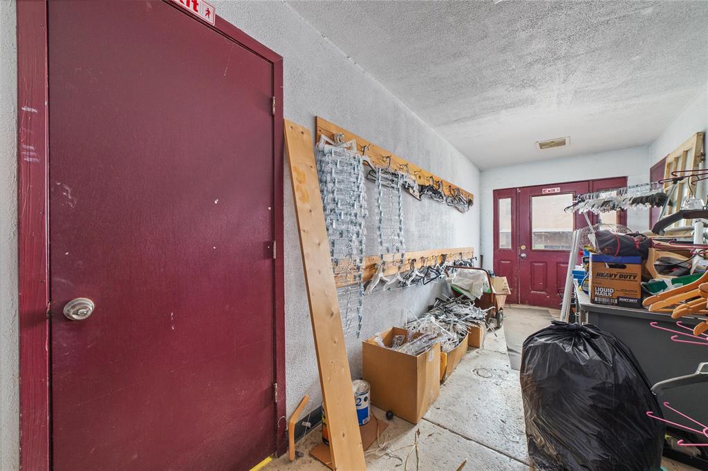 217 S Commercial Avenue Property Photo 20