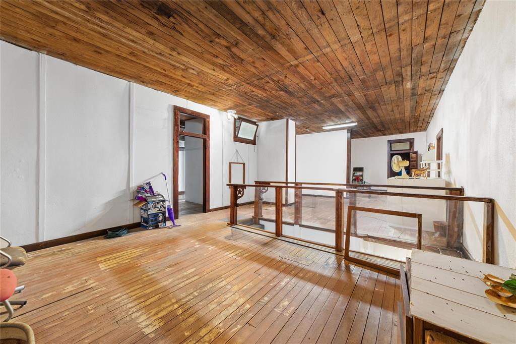 217 S Commercial Avenue Property Photo 24