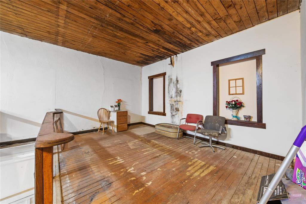 217 S Commercial Avenue Property Photo 25