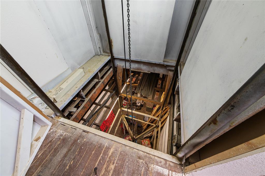 217 S Commercial Avenue Property Photo 33