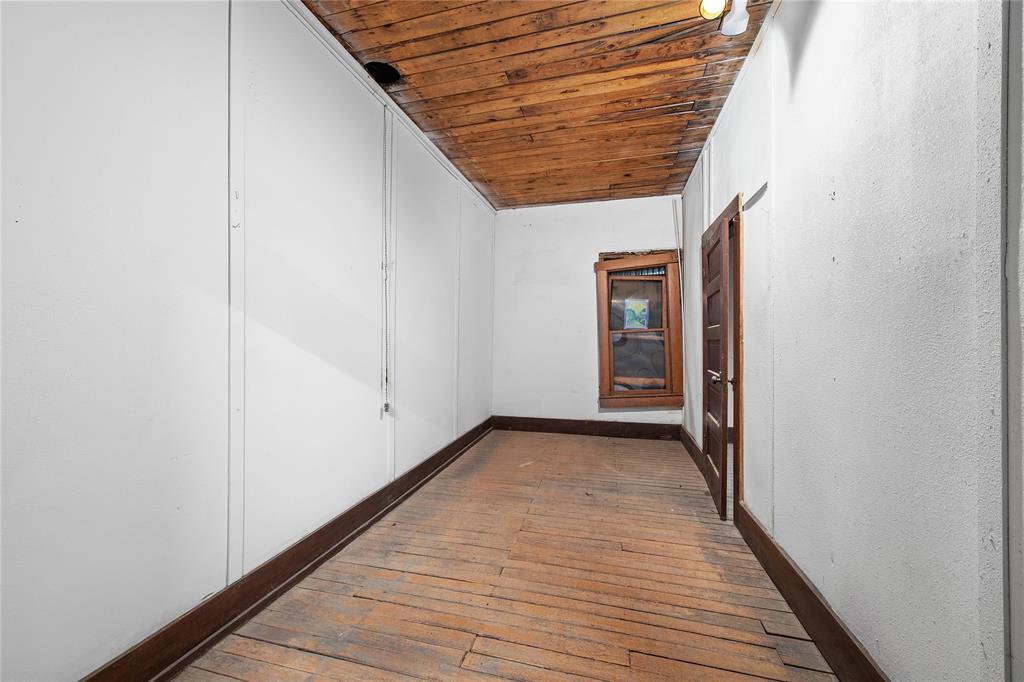217 S Commercial Avenue Property Photo 36