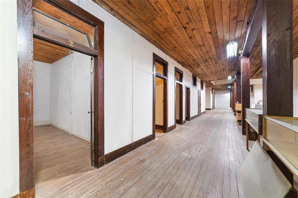 217 S Commercial Avenue Property Photo 38