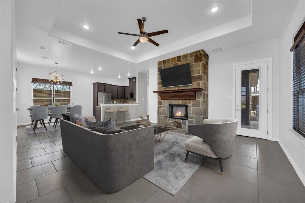 207 W Rusk Street Property Photo
