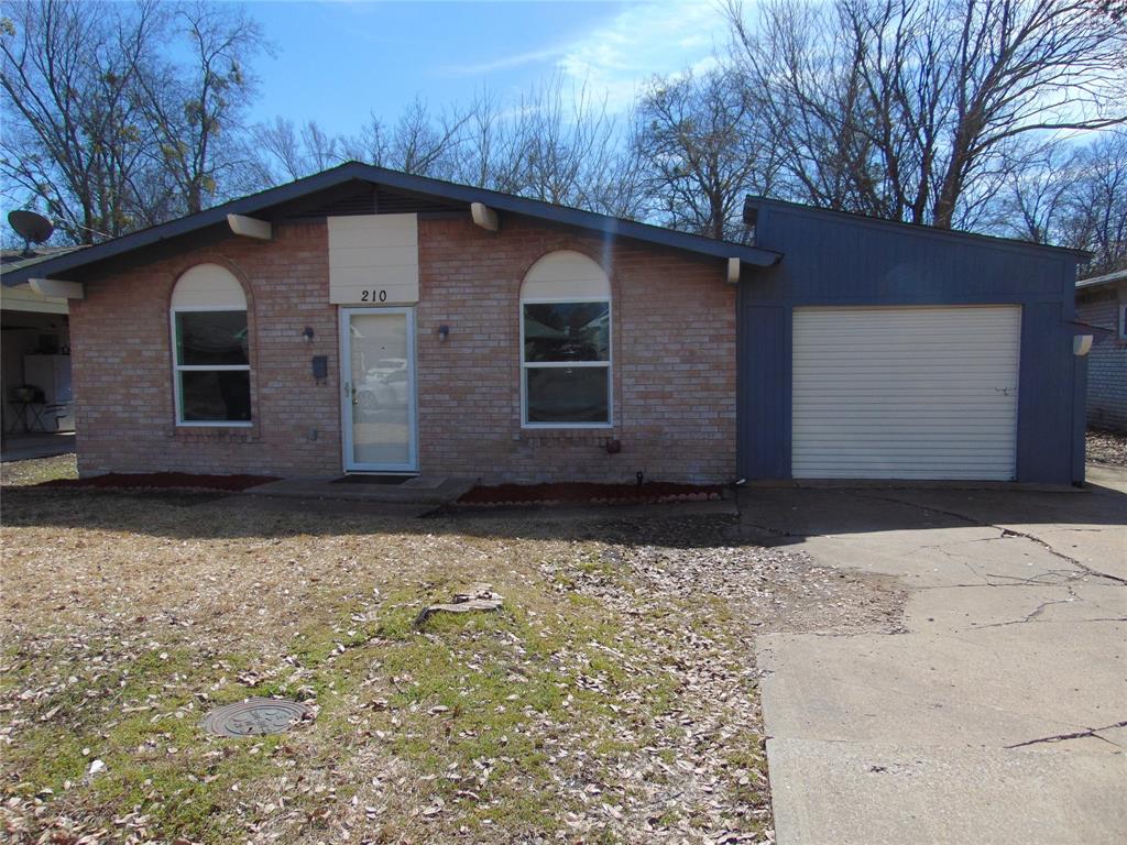 210 E Hammond Street Property Photo
