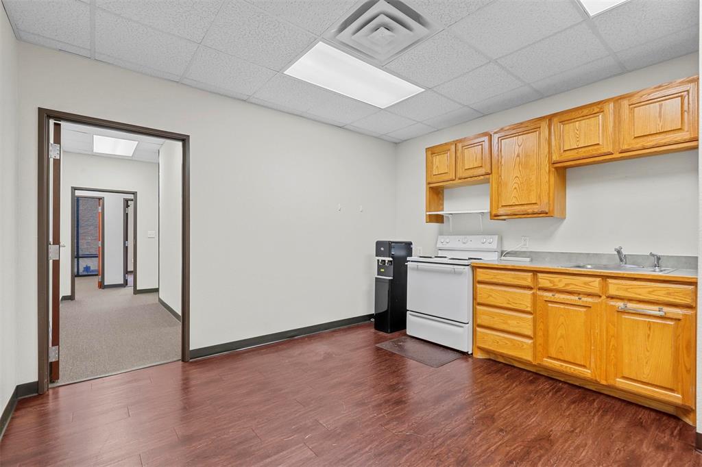 615 Johnson Avenue Property Photo 22