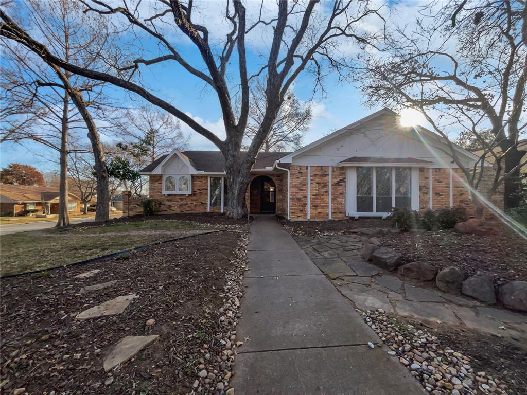 2201 Shady Meadow Court Property Photo 1