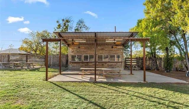 305 Sycamore Property Photo 9
