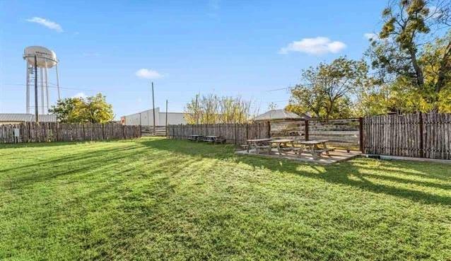 305 Sycamore Property Photo 12
