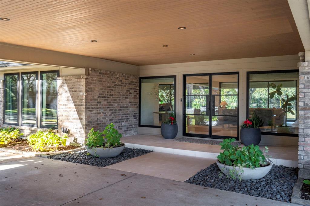 5523 Bent Trail Property Photo 3