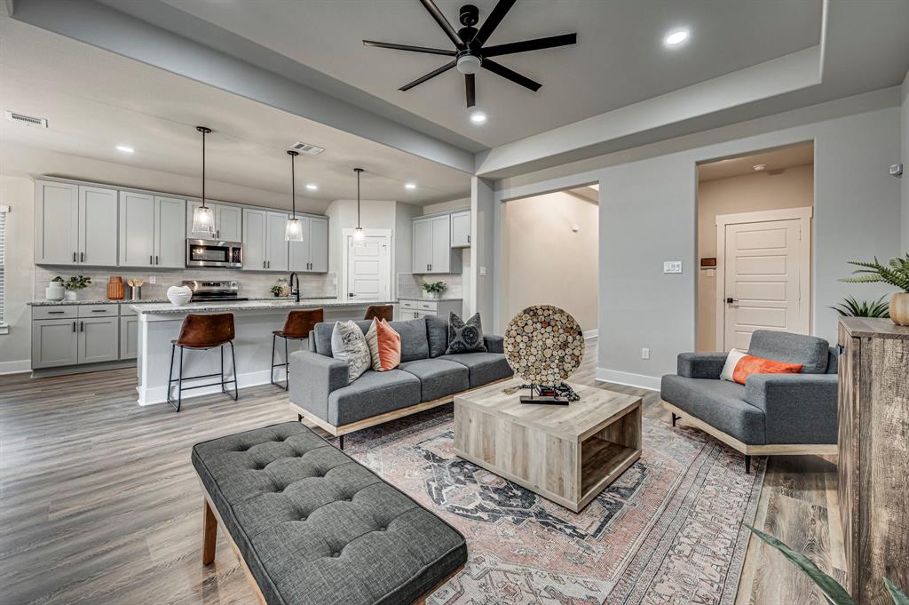 707 Escovedo Drive Property Photo