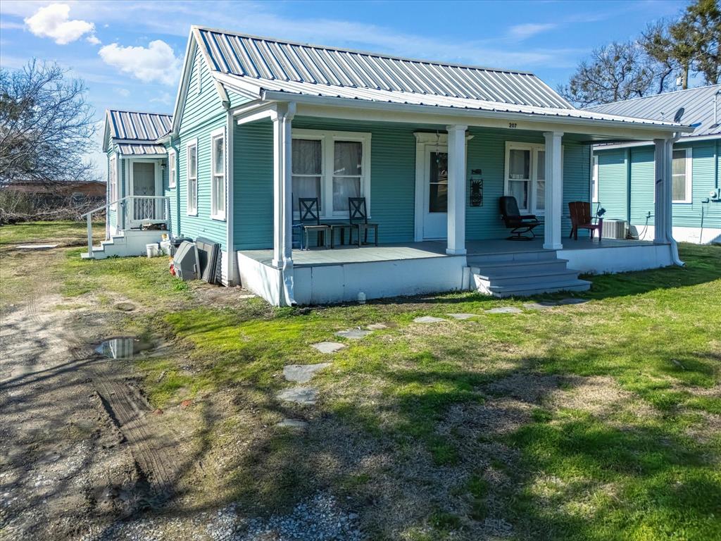 207 S Hinckley Street Property Photo