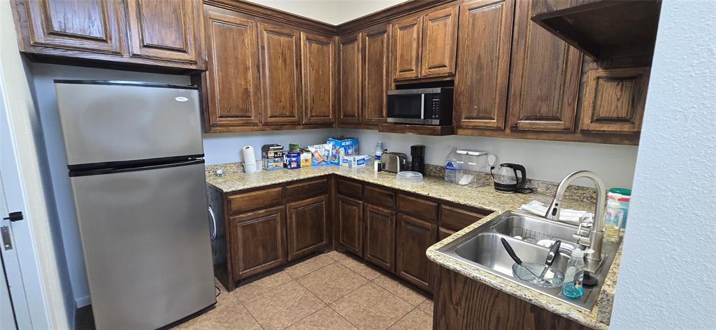 208 N Highway 377 Property Photo 11