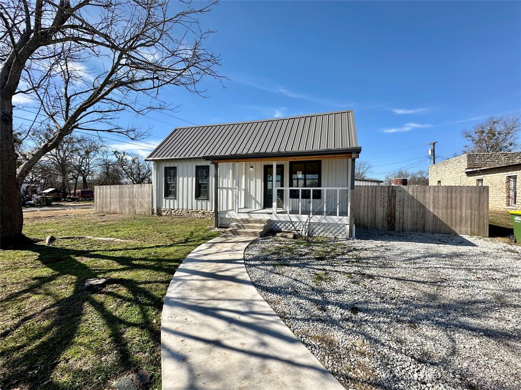 210 S Pecan St Property Photo