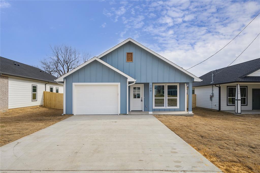 109 S Fir Street Property Photo