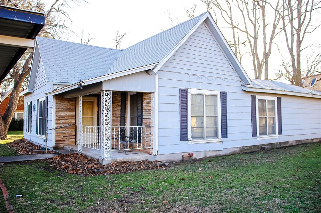 204 Bowie Street Property Photo