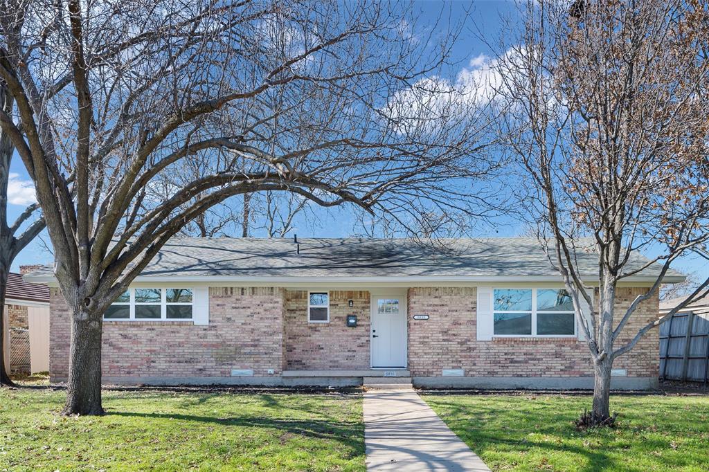 5835 Sunnywood Drive Property Photo