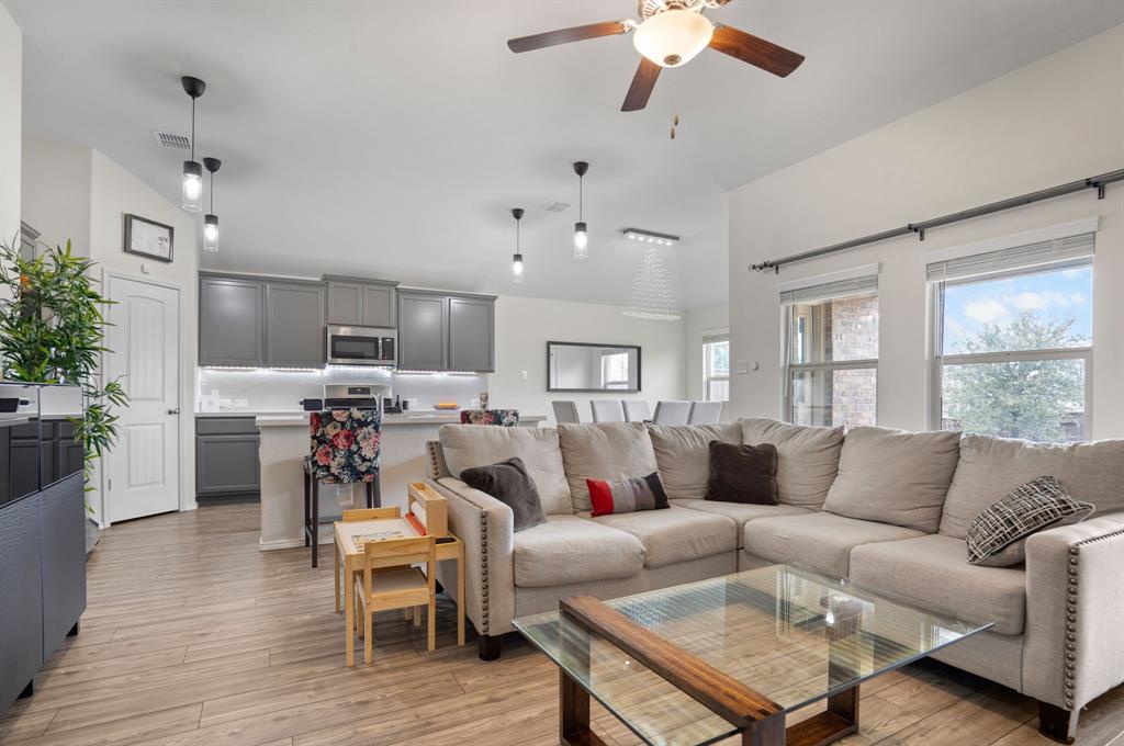 Picture of 1740 Alamandine Avenue