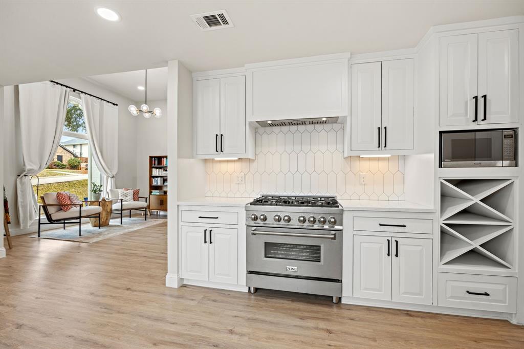 1607 Amesbury Lane Property Photo