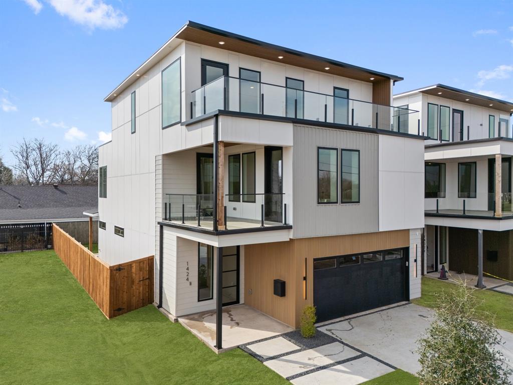 1424 Canada Drive Property Photo 1