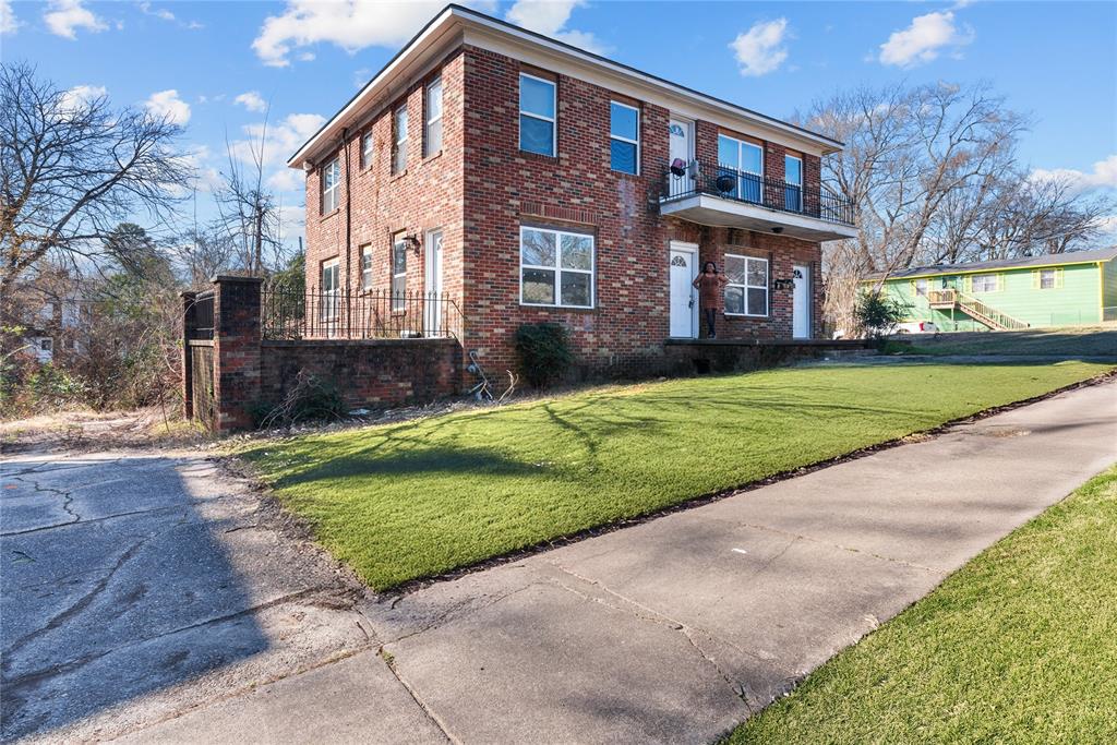 421 Wyandotte Street Property Photo