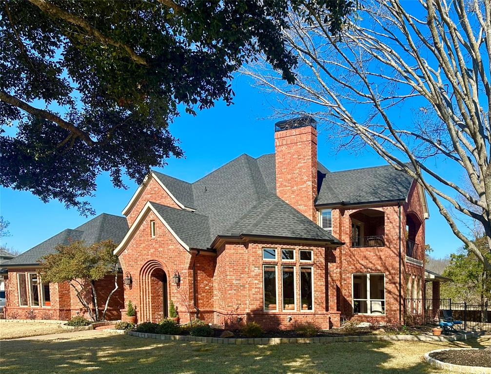729 Country Club Drive Property Photo