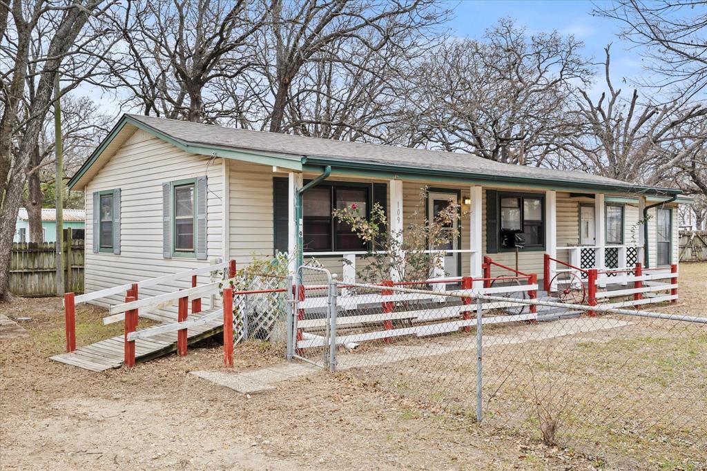109 Seagrove Lane Property Photo