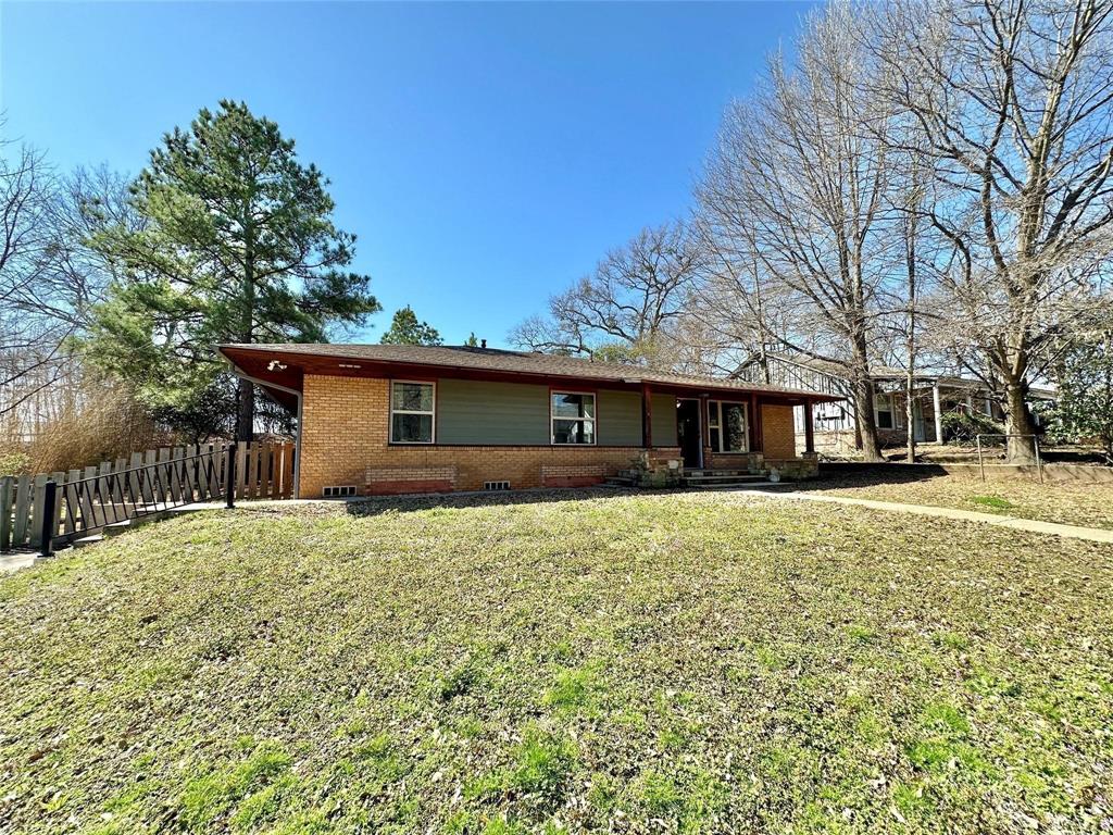 104 E Pine Street Property Photo 1