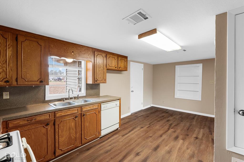 10806 Newson Road Property Photo 12