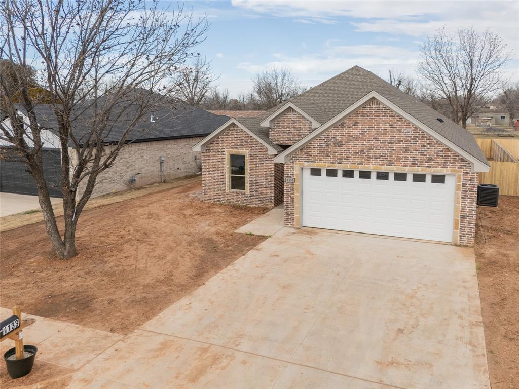 1133 Crescent Lane Property Photo 4