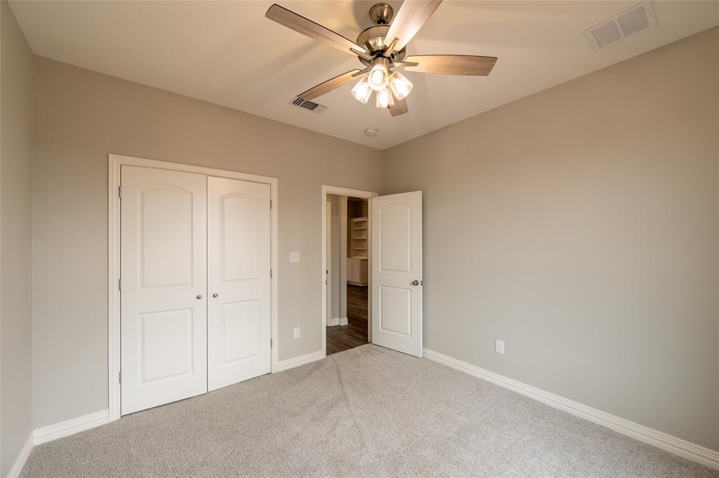 1133 Crescent Lane Property Photo 9
