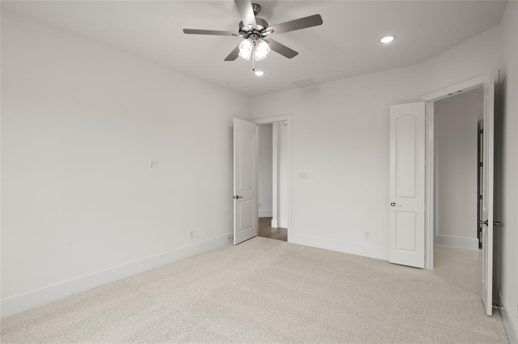 812 Zenica Drive Property Photo 16