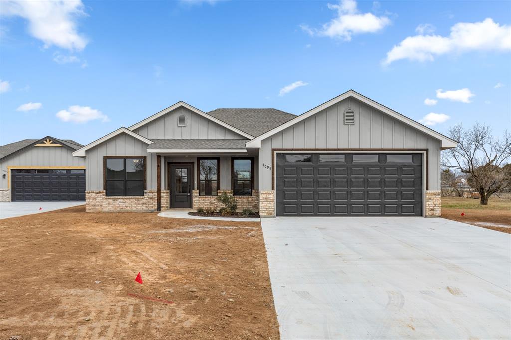 4695 Sisk Road Property Photo 1