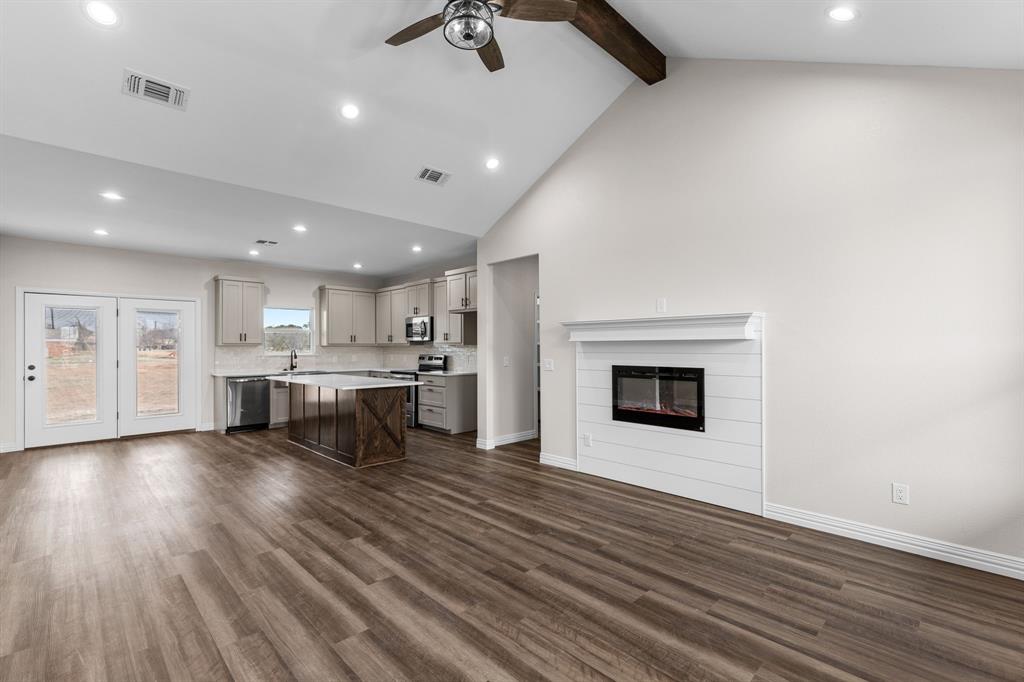 4695 Sisk Road Property Photo 4
