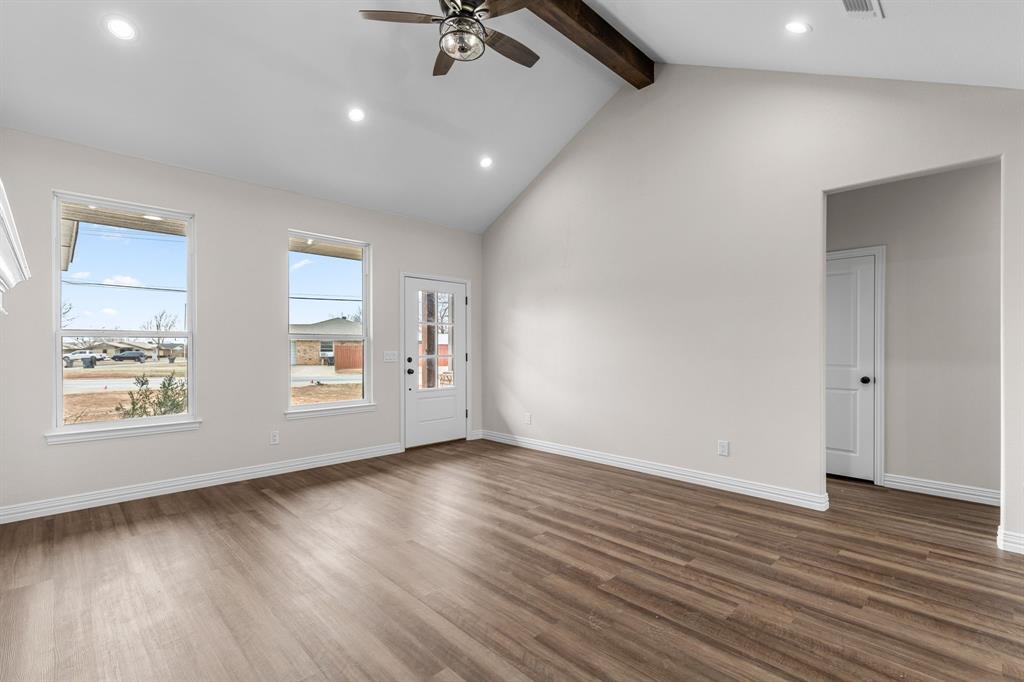 4695 Sisk Road Property Photo 6