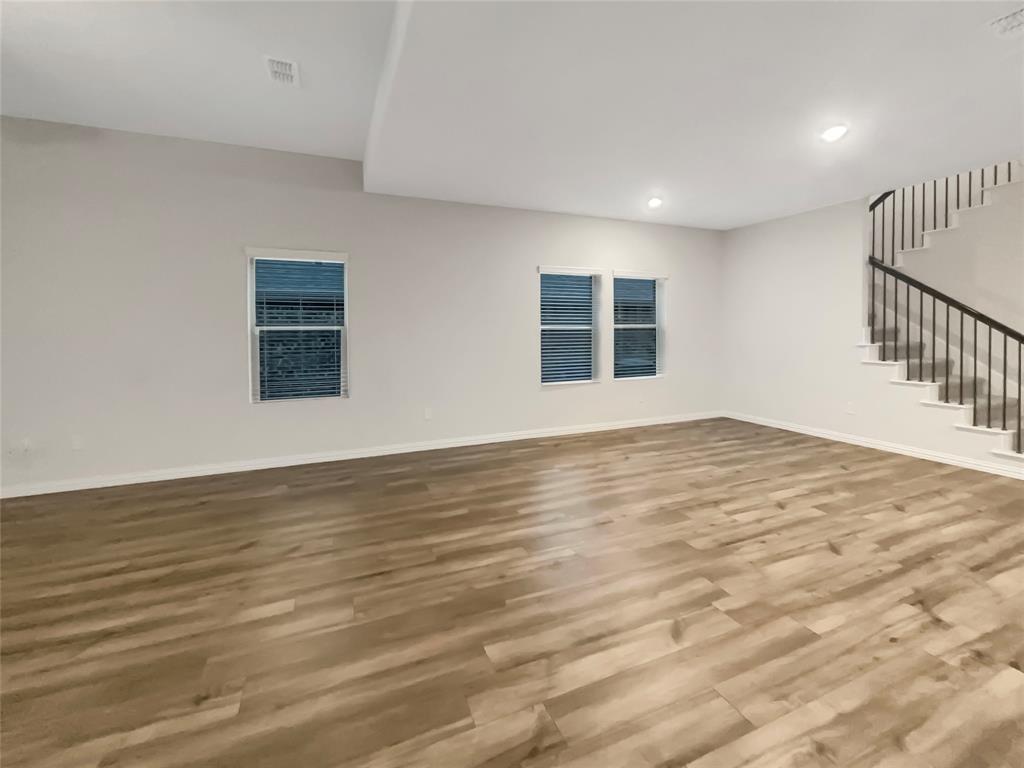 524 Fox Ridge Drive Property Photo 3