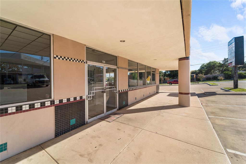 1223 E Belt Line 128 Property Photo 6