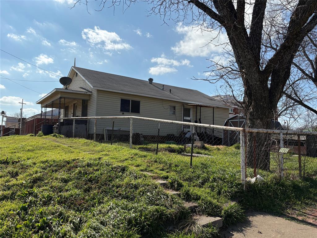 203 N Marston Street Property Photo