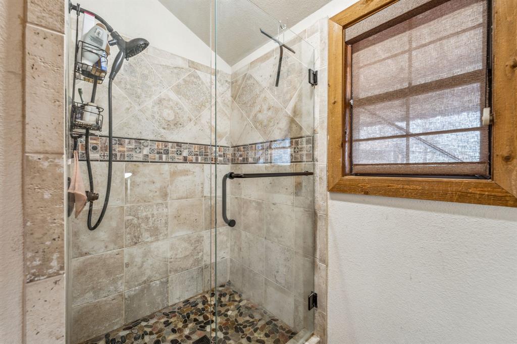 172 Private Road 2361 Property Photo 11