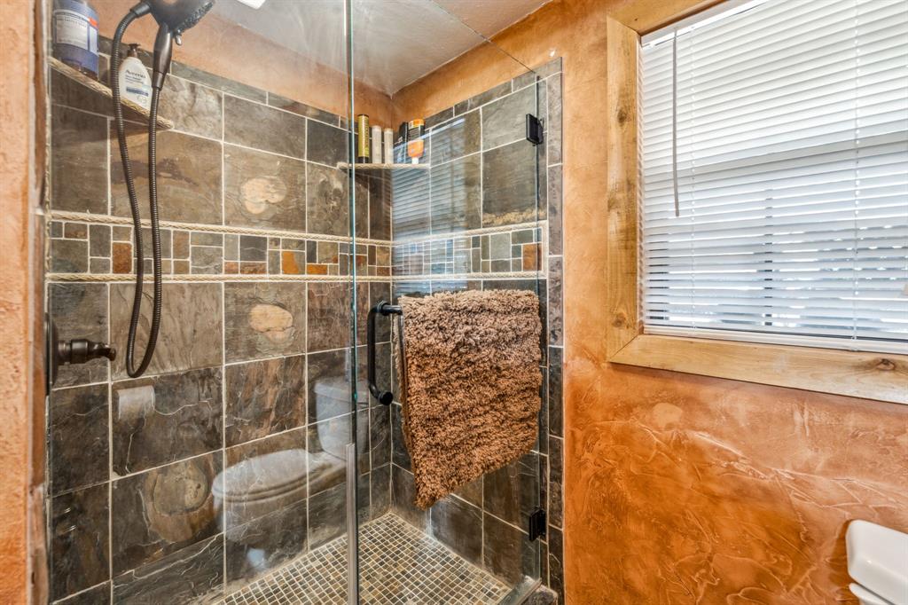 172 Private Road 2361 Property Photo 19