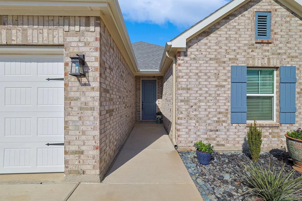 9308 Bengal Court Property Photo 5