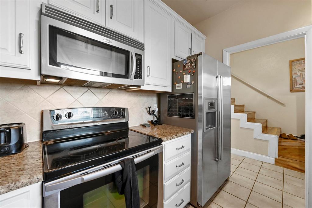 2727 Shelby Avenue D Property Photo 5