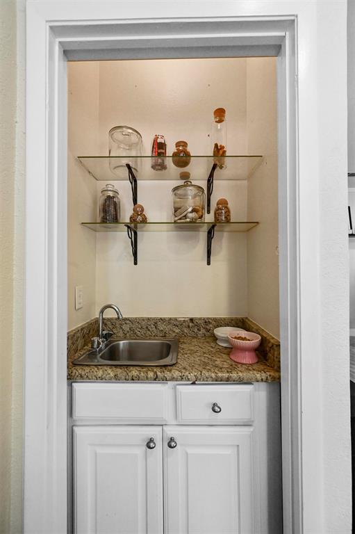2727 Shelby Avenue D Property Photo 7