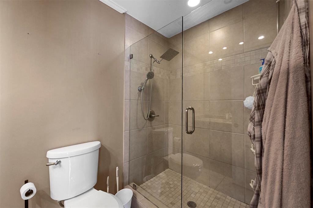2727 Shelby Avenue D Property Photo 18