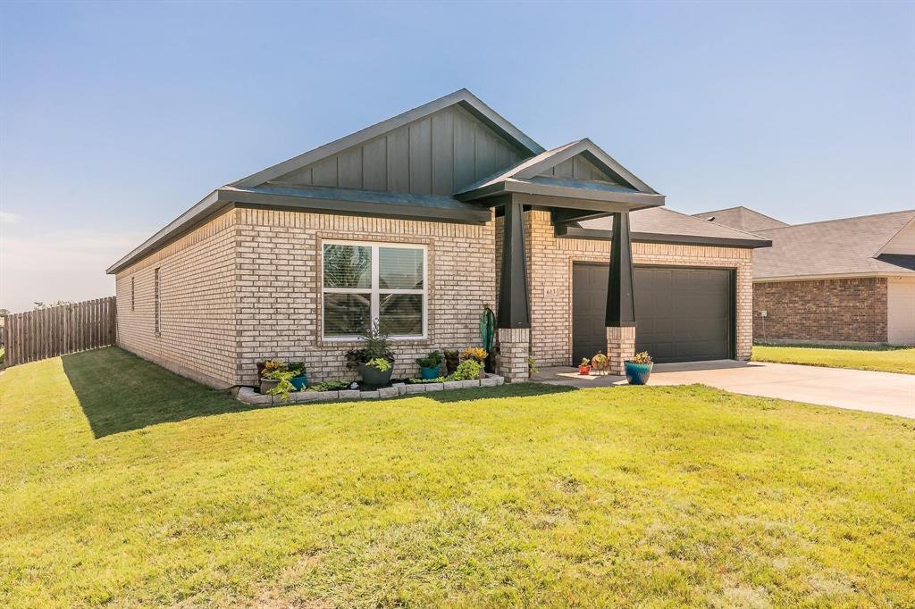 613 Mathew Street Property Photo
