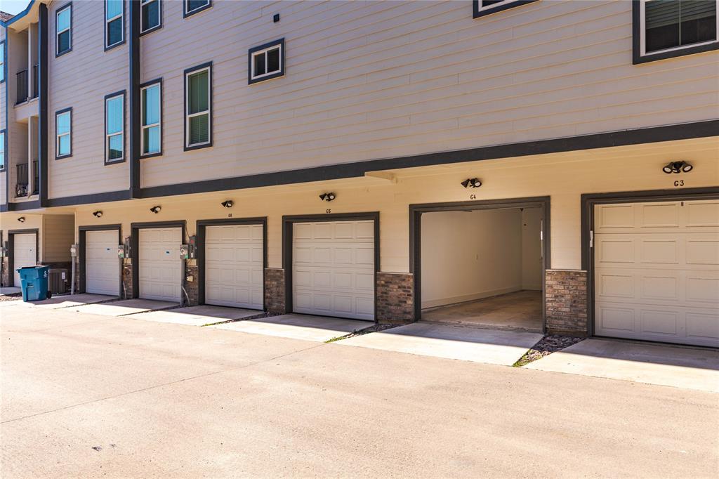 206 Village Way Property Photo 1